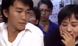 偷吻在线观看,在线观看心动瞬间，揭秘青春校园的甜蜜秘密